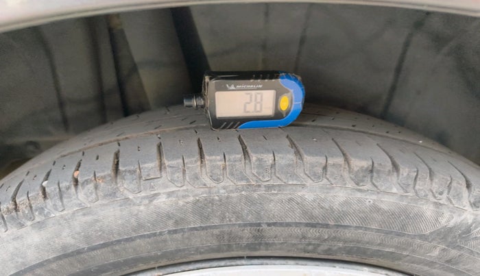 2020 Maruti Ertiga VXI SHVS, Petrol, Manual, 44,912 km, tyre