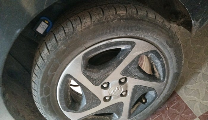 2022 Hyundai Verna S PLUS 1.5 VTVT, Petrol, Manual, 41,552 km, tyre