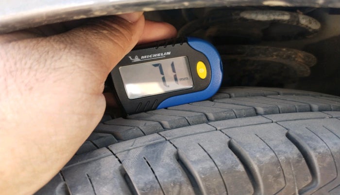 2013 Hyundai i10 MAGNA 1.1, CNG, Manual, 87,205 km, tyre