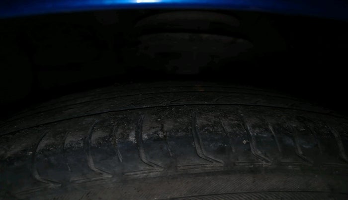 2018 Hyundai Xcent SX 1.2, Petrol, Manual, 90,743 km, tyre