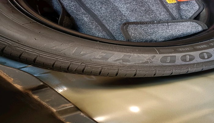 2024 Hyundai VENUE SX (O) 1.0 TURBO DCT, Petrol, Automatic, 12,590 km, tyre