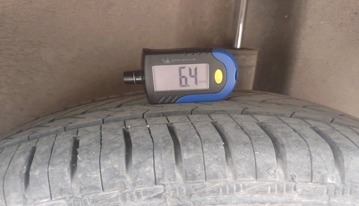 2011 Skoda Fabia AMBIENTE 1.2 MPI, Petrol, Manual, 36,632 km, tyre