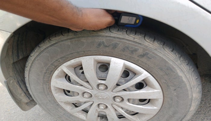 2016 Hyundai i10 SPORTZ 1.1, Petrol, Manual, 50,121 km, tyre