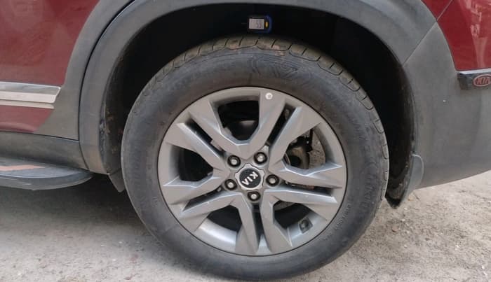 2020 KIA SELTOS HTX 1.5 PETROL, Petrol, Manual, 1,20,362 km, tyre