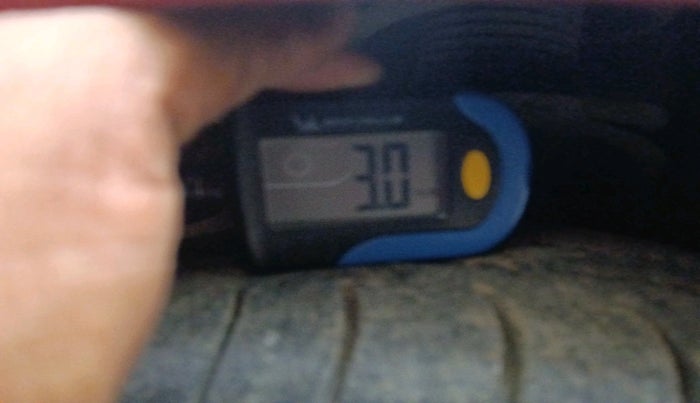 2013 Hyundai Eon MAGNA +, Petrol, Manual, 68,734 km, tyre