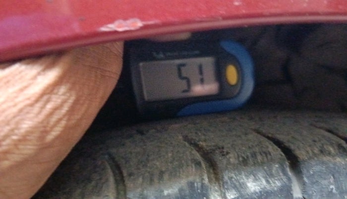 2013 Hyundai Eon MAGNA +, Petrol, Manual, 68,734 km, tyre