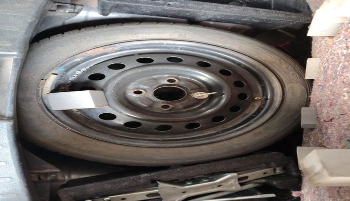 2018 Maruti Wagon R 1.0 VXI, Petrol, Manual, 41,215 km, tyre