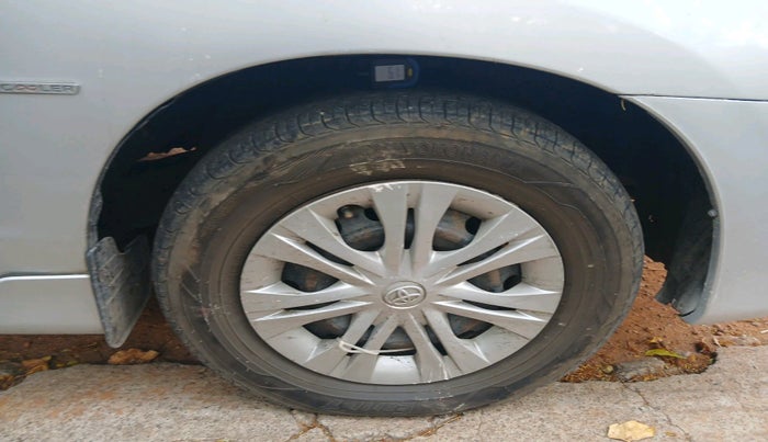 2014 Toyota Innova 2.5 GX 8 STR, Diesel, Manual, 2,54,313 km, tyre