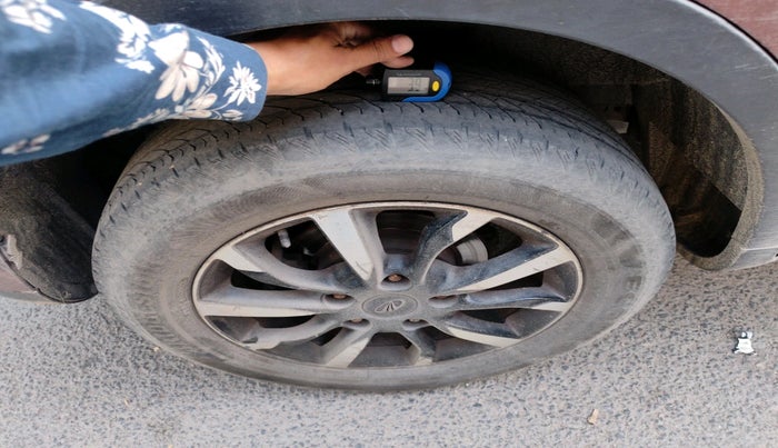 2018 Mahindra XUV500 W11 AT, Diesel, Automatic, 50,783 km, tyre