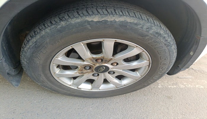 2017 Mahindra XUV500 W10 1.99, Diesel, Manual, 57,591 km, tyre