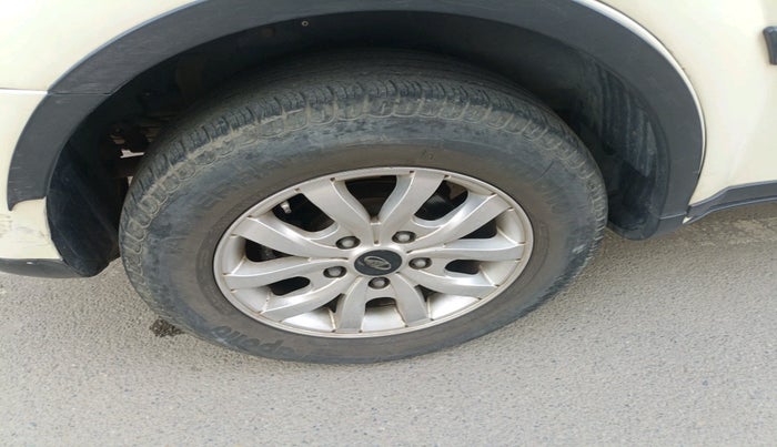 2017 Mahindra XUV500 W10 1.99, Diesel, Manual, 57,591 km, tyre