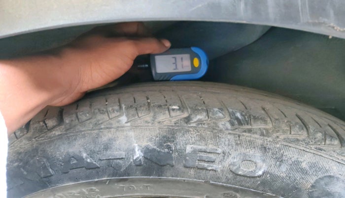 2013 Hyundai i10 MAGNA 1.2, CNG, Manual, 68,421 km, tyre