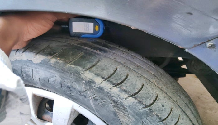 2013 Hyundai i10 MAGNA 1.2, CNG, Manual, 68,421 km, tyre