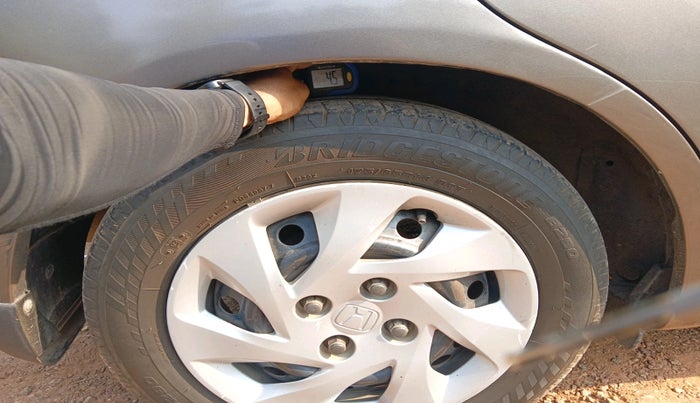 2014 Honda Amaze 1.5L I-DTEC S, Diesel, Manual, 1,34,151 km, tyre