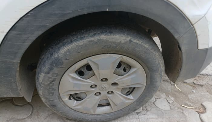2017 Hyundai Creta E PLUS 1.4 DIESEL, Diesel, Manual, 2,10,003 km, tyre