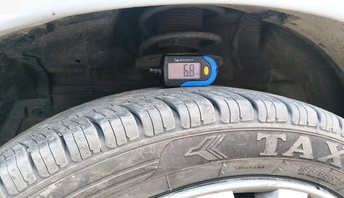 2014 Maruti Ciaz VDI +, Diesel, Manual, 1,94,217 km, tyre