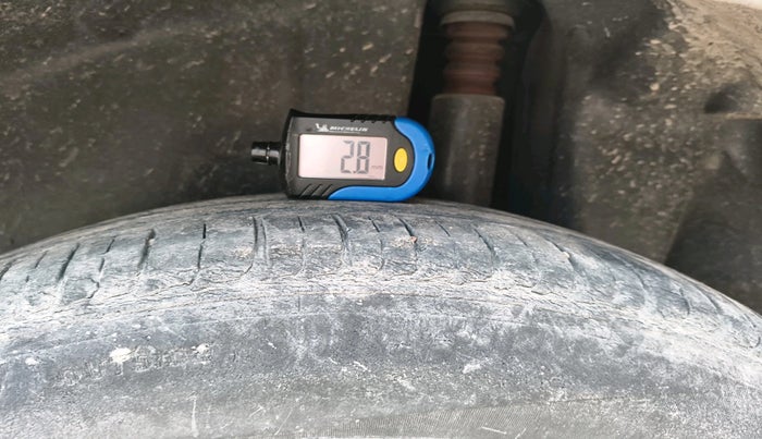 2014 Maruti Ciaz VDI +, Diesel, Manual, 1,94,217 km, tyre