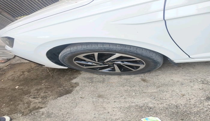 2023 Volkswagen VIRTUS TOPLINE TSI 1.0 MT, Petrol, Manual, 29,473 km, tyre