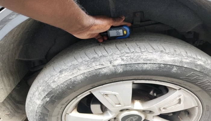 2012 Mahindra XUV500 W8, Diesel, Manual, 1,01,964 km, tyre