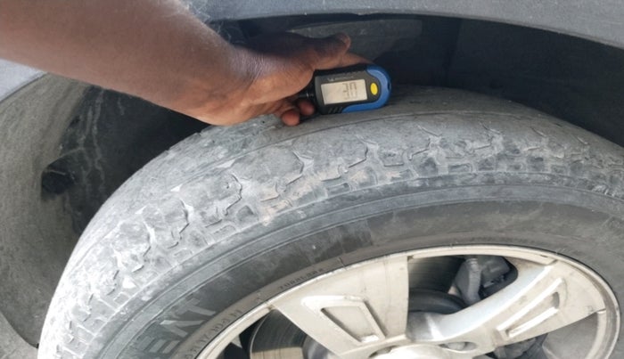 2012 Mahindra XUV500 W8, Diesel, Manual, 1,01,964 km, tyre