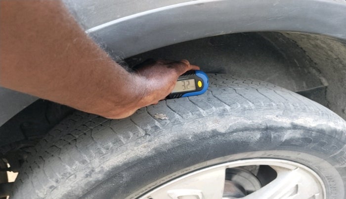 2012 Mahindra XUV500 W8, Diesel, Manual, 1,01,964 km, tyre