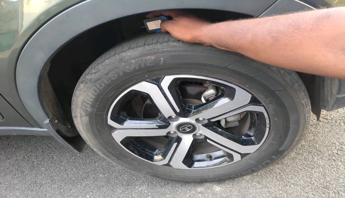 2021 Tata NEXON XZA PLUS (O) PETROL, Petrol, Automatic, 23,204 km, tyre