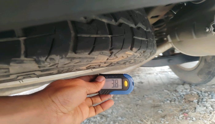 2014 Mahindra XUV500 W8, Diesel, Manual, 1,12,609 km, tyre