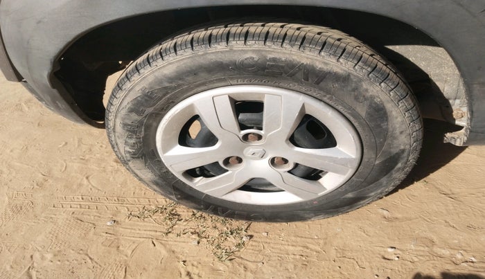 2016 Renault Kwid RXT 1.0, CNG, Manual, 1,75,225 km, tyre