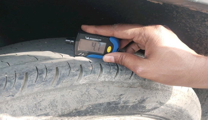 2018 Maruti Vitara Brezza VDI, Diesel, Manual, 1,08,653 km, tyre