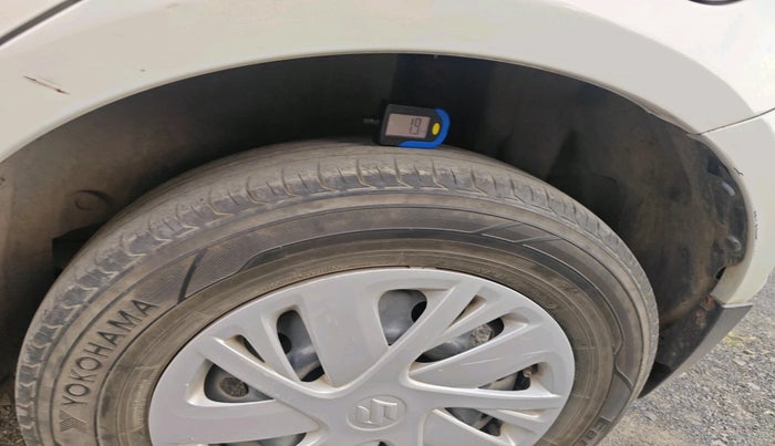 2015 Maruti Swift VXI, Petrol, Manual, 1,08,595 km, tyre