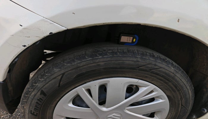 2015 Maruti Swift VXI, Petrol, Manual, 1,08,595 km, tyre