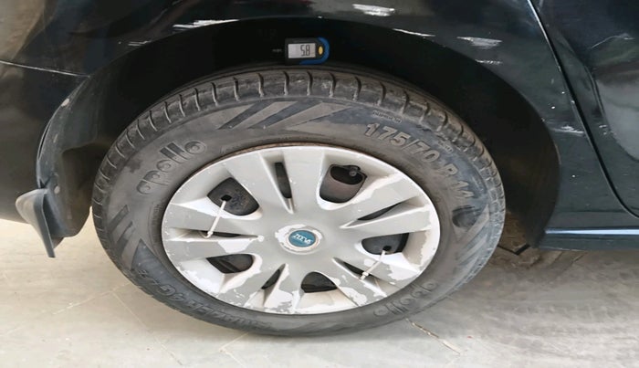 2013 Skoda Rapid AMBITION 1.6 TDI CR MT PLUS, Diesel, Manual, 92,299 km, tyre