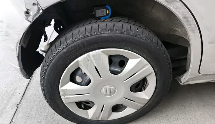 2017 Maruti Wagon R 1.0 VXI AMT, Petrol, Automatic, 72,019 km, tyre