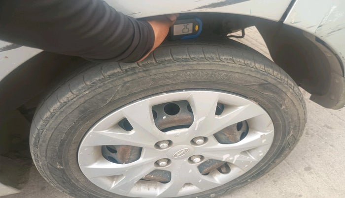 2016 Hyundai Grand i10 SPORTZ 1.2 KAPPA VTVT, Petrol, Manual, 53,192 km, tyre