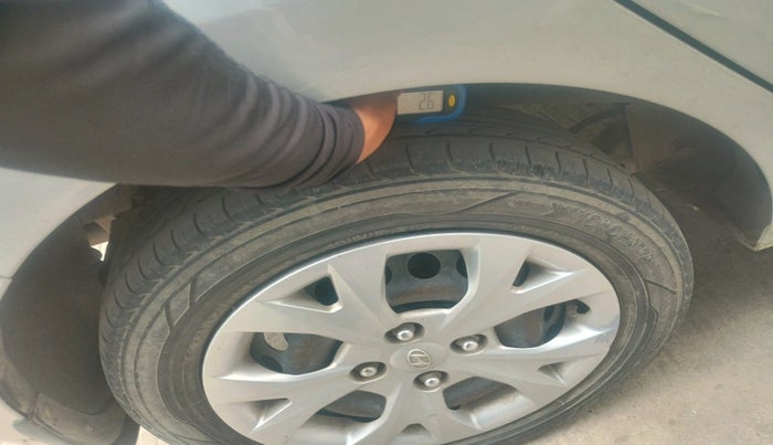 2016 Hyundai Grand i10 SPORTZ 1.2 KAPPA VTVT, Petrol, Manual, 53,192 km, tyre