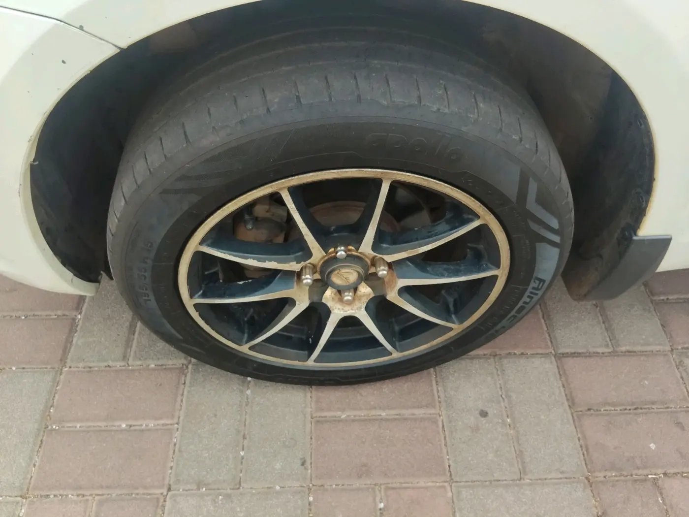 2014 Maruti Swift ZXI, Petrol, Manual, 88,015 km, tyre