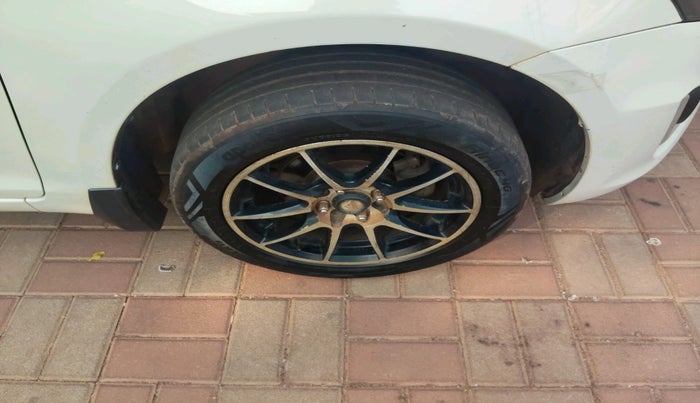2014 Maruti Swift ZXI, Petrol, Manual, 88,015 km, tyre