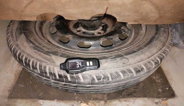 2008 Ford Fiesta EXI 1.6 PETROL, CNG, Manual, 1,80,700 km, tyre