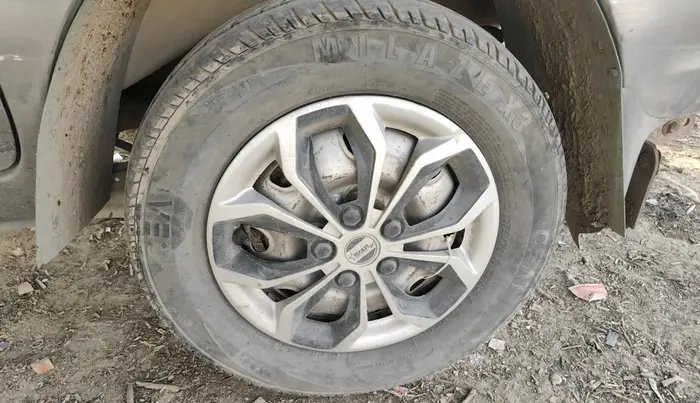 2013 Maruti Eeco 5 STR WITH A/C+HTR, CNG, Manual, 1,04,375 km, tyre