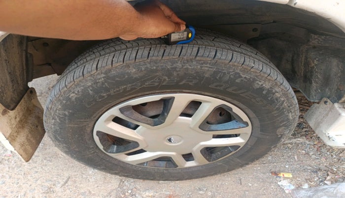 2006 Mahindra Scorpio SLX 2.6 TURBO 7 STR, Diesel, Manual, 93,745 km, tyre