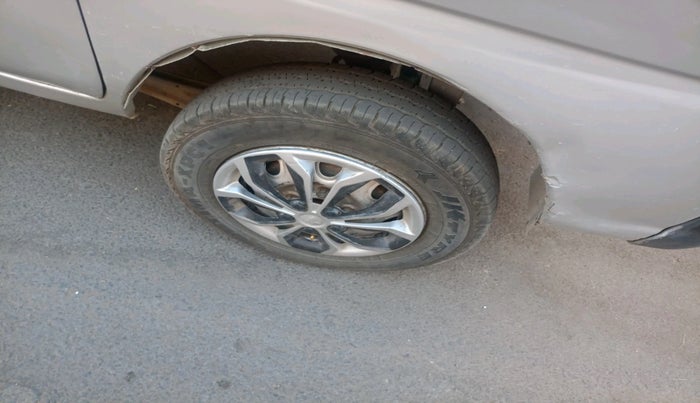 2010 Maruti Eeco 7 STR, Petrol, Manual, 86,711 km, tyre