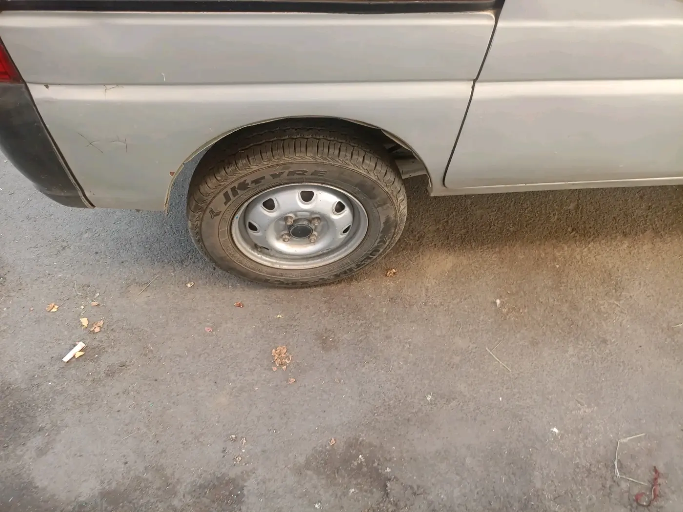 2010 Maruti Eeco 7 STR, Petrol, Manual, 86,711 km, tyre