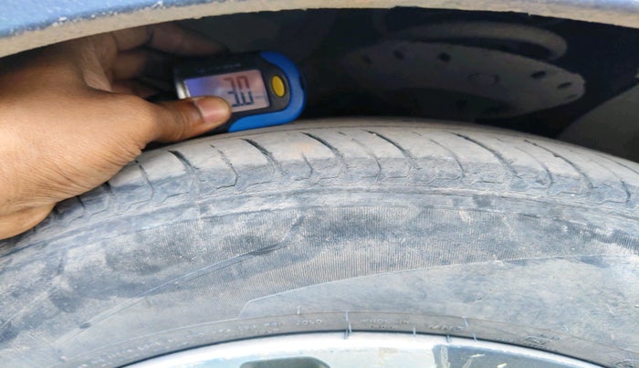 2017 Honda WR-V 1.5L I-DTEC VX MT, Diesel, Manual, 1,70,195 km, tyre