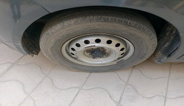 2022 Tata ALTROZ XE PLUS PETROL, Petrol, Manual, 1,11,964 km, tyre