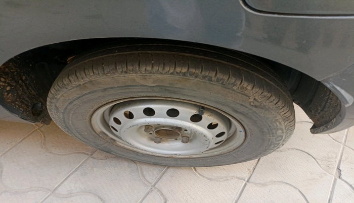 2022 Tata ALTROZ XE PLUS PETROL, Petrol, Manual, 1,11,964 km, tyre