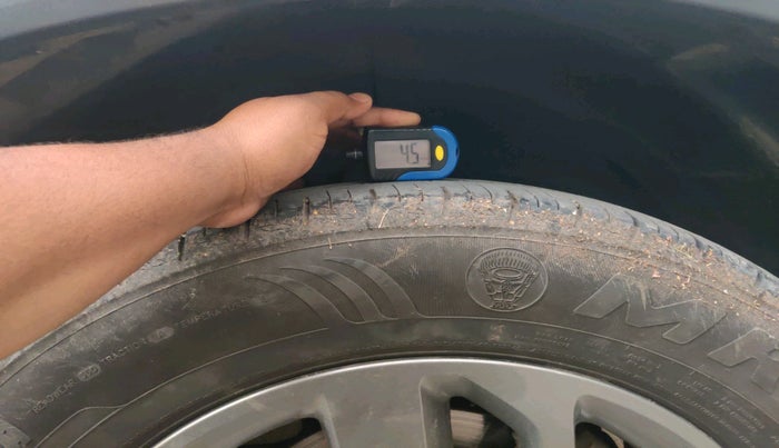 2024 Tata Safari PURE PLUS S, Diesel, Manual, 35,952 km, tyre