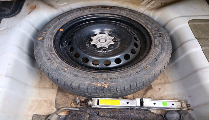 2014 Hyundai Xcent S (O) 1.2, Petrol, Manual, 93,381 km, tyre