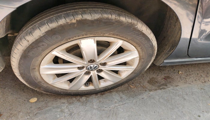 2016 Volkswagen Vento HIGHLINE 1.5 AT, Diesel, Automatic, 88,128 km, tyre