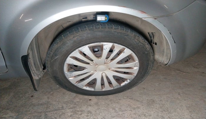 2012 Ford Fiesta TITANIUM DIESEL, Diesel, Manual, 1,06,118 km, tyre