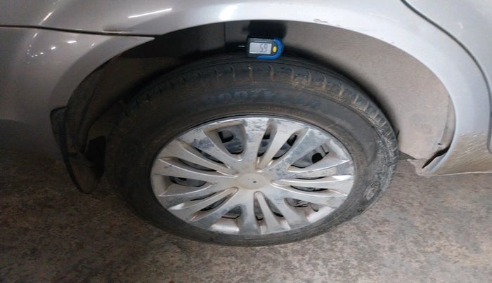 2012 Ford Fiesta TITANIUM DIESEL, Diesel, Manual, 1,06,118 km, tyre